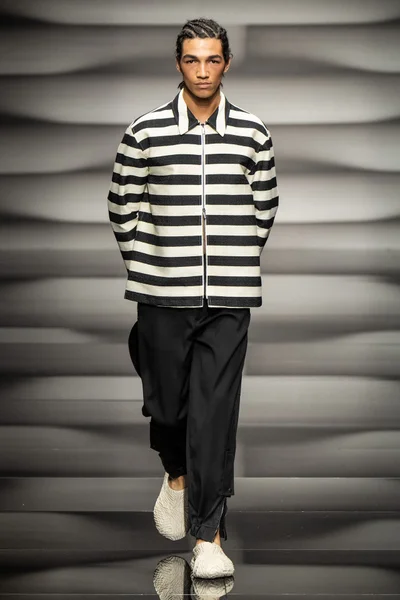 Look 40